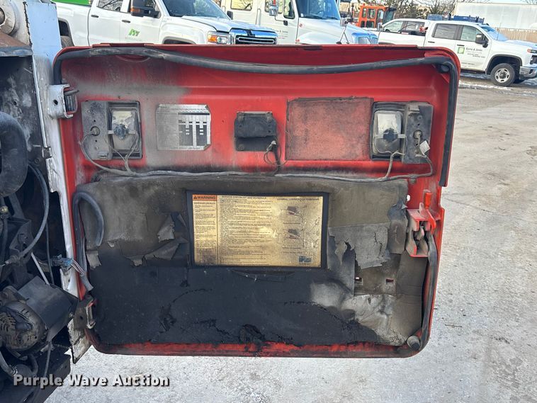 image for item FG1532 2006 Bobcat S250 skid steer loader