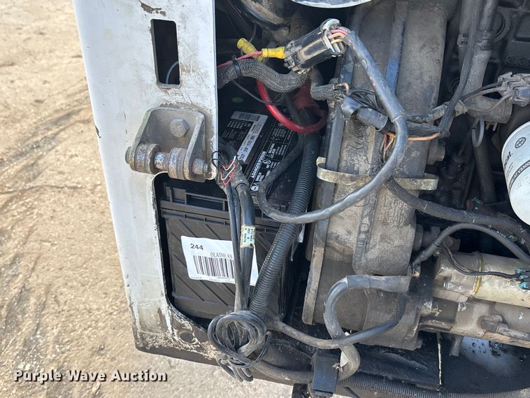 image for item FG1532 2006 Bobcat S250 skid steer loader