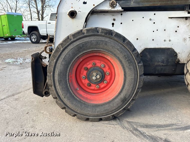 image for item FG1532 2006 Bobcat S250 skid steer loader