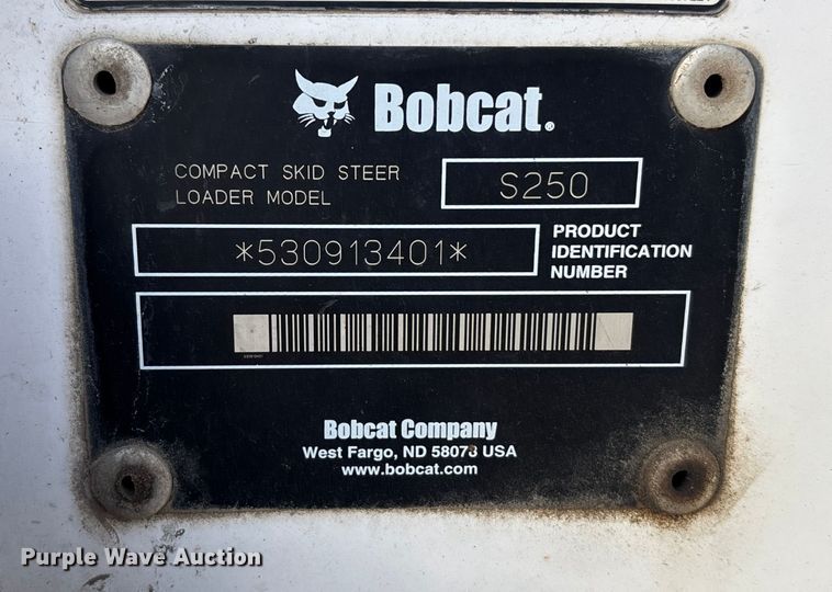 image for item FG1532 2006 Bobcat S250 skid steer loader
