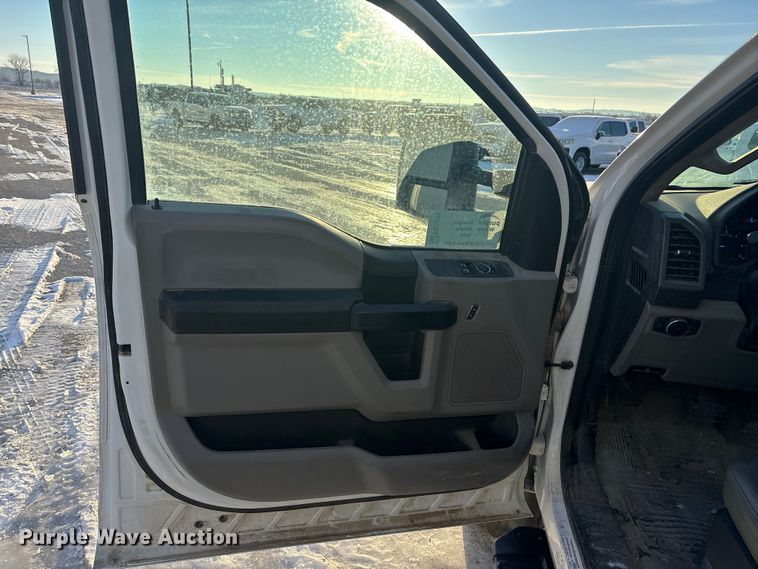 image for item FG1535 2017 Ford F550 utility / service truck