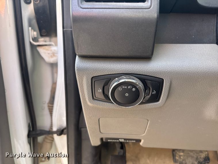 image for item FG1535 2017 Ford F550 utility / service truck