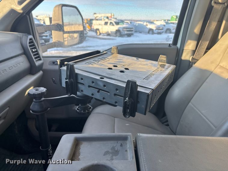 image for item FG1535 2017 Ford F550 utility / service truck