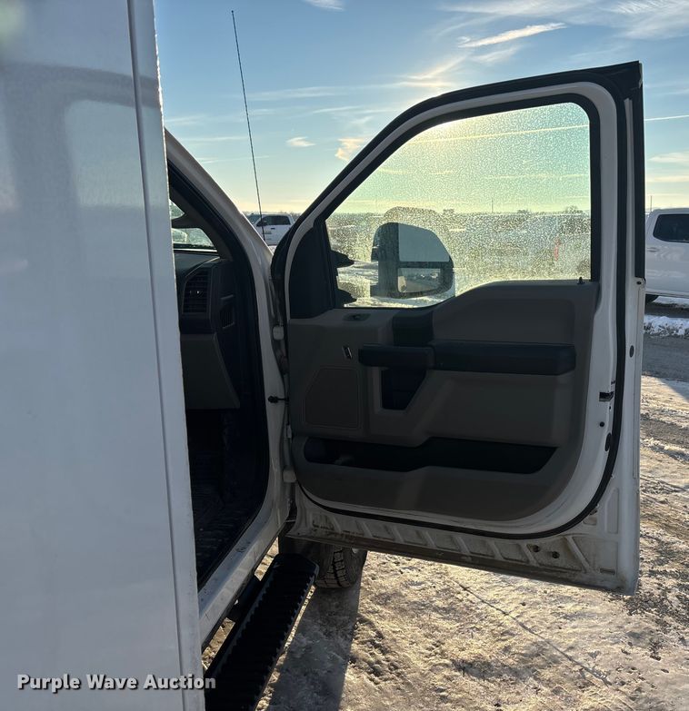 image for item FG1535 2017 Ford F550 utility / service truck