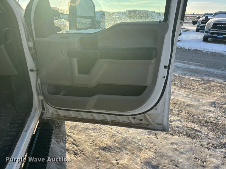 image for item FG1535 2017 Ford F550 utility / service truck