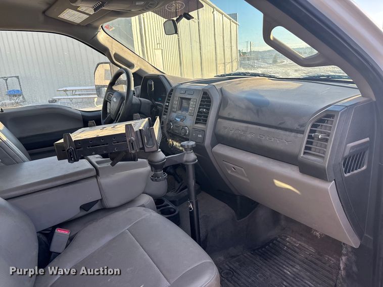 image for item FG1535 2017 Ford F550 utility / service truck