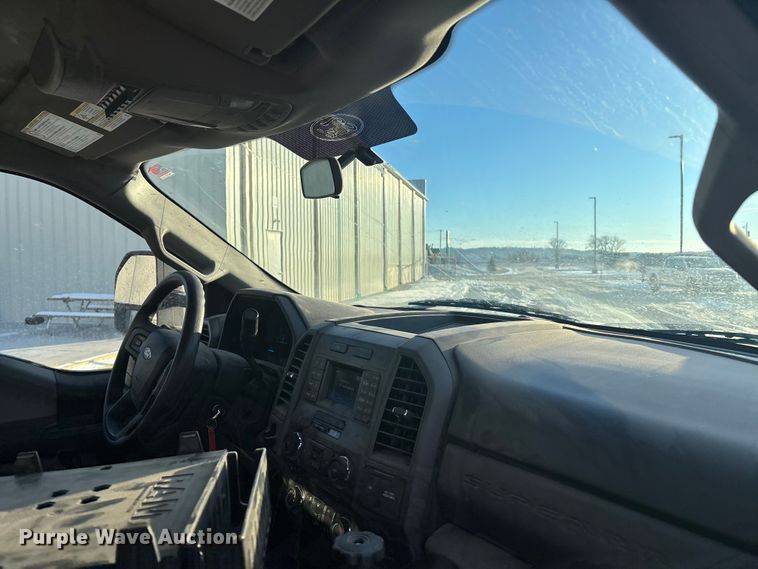 image for item FG1535 2017 Ford F550 utility / service truck