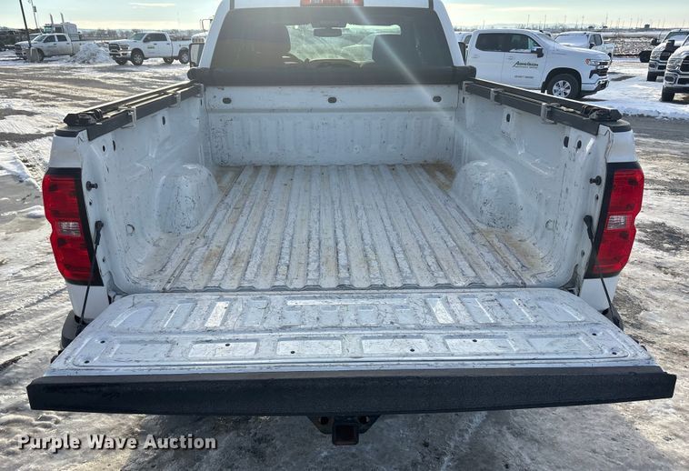 image for item FG1536 2019 Chevrolet Silverado 2500HD Ext. Cab pickup truck