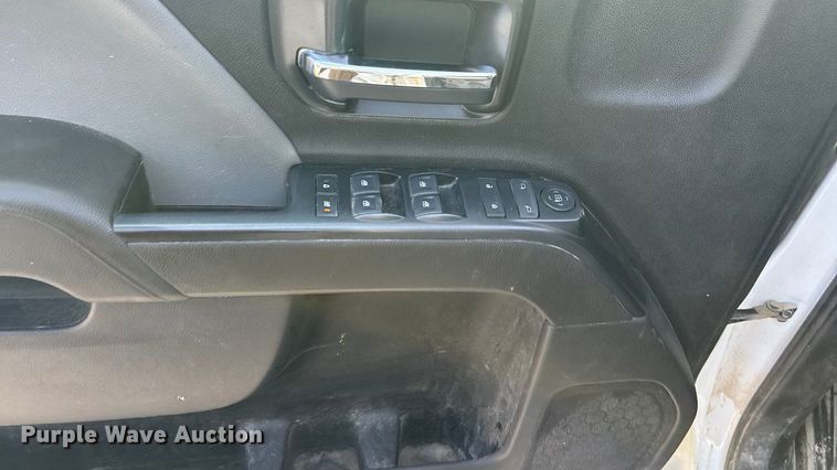 image for item FG1536 2019 Chevrolet Silverado 2500HD Ext. Cab pickup truck