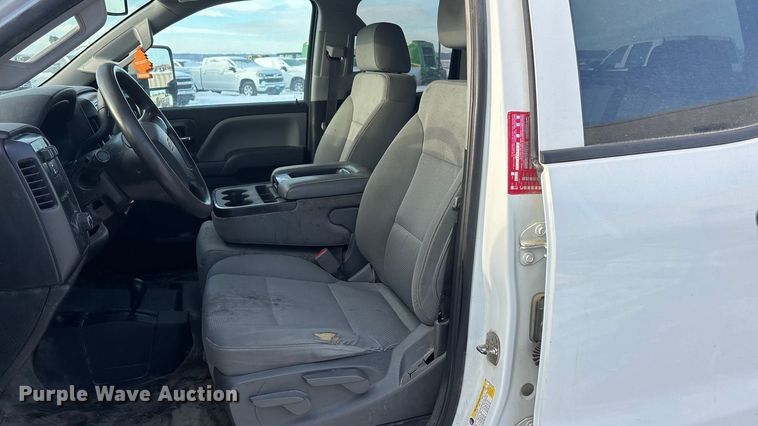 image for item FG1536 2019 Chevrolet Silverado 2500HD Ext. Cab pickup truck