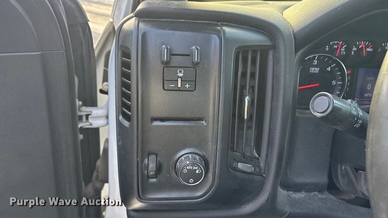 image for item FG1536 2019 Chevrolet Silverado 2500HD Ext. Cab pickup truck