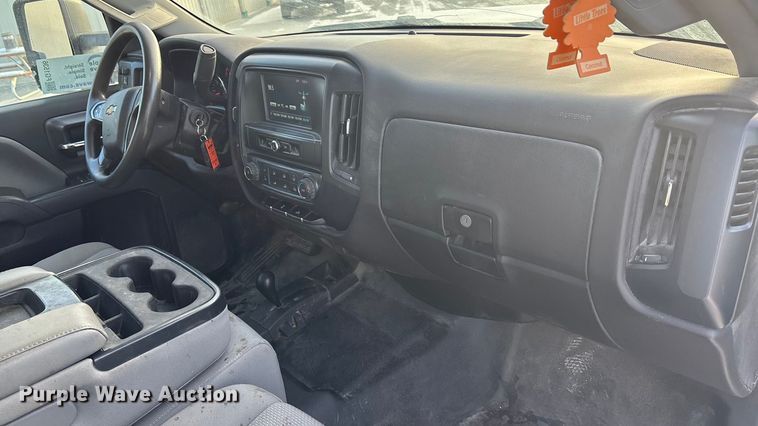 image for item FG1536 2019 Chevrolet Silverado 2500HD Ext. Cab pickup truck