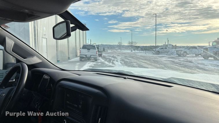 image for item FG1536 2019 Chevrolet Silverado 2500HD Ext. Cab pickup truck