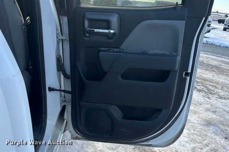 image for item FG1536 2019 Chevrolet Silverado 2500HD Ext. Cab pickup truck