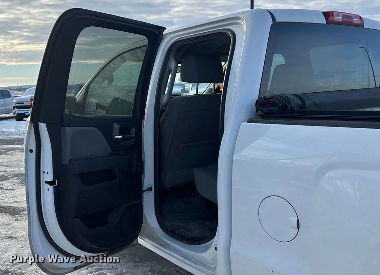 image for item FG1536 2019 Chevrolet Silverado 2500HD Ext. Cab pickup truck