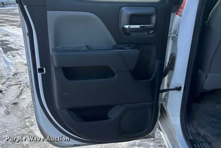 image for item FG1536 2019 Chevrolet Silverado 2500HD Ext. Cab pickup truck