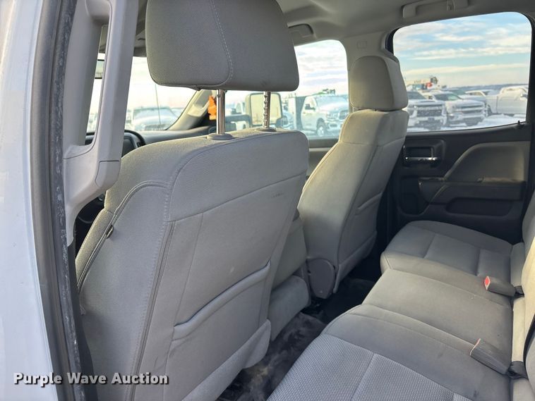 image for item FG1536 2019 Chevrolet Silverado 2500HD Ext. Cab pickup truck