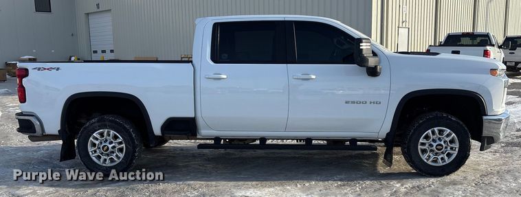 image for item FG1537 2021 Chevrolet Silverado 2500HD LT Crew Cab pickup truck