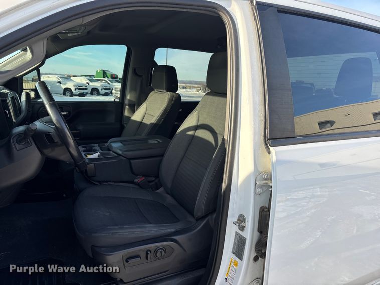 image for item FG1537 2021 Chevrolet Silverado 2500HD LT Crew Cab pickup truck