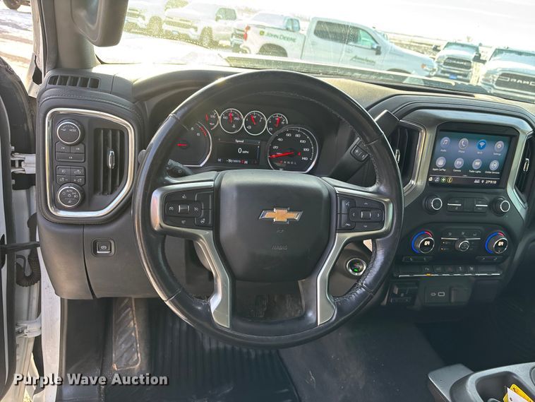 image for item FG1537 2021 Chevrolet Silverado 2500HD LT Crew Cab pickup truck