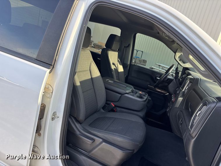 image for item FG1537 2021 Chevrolet Silverado 2500HD LT Crew Cab pickup truck