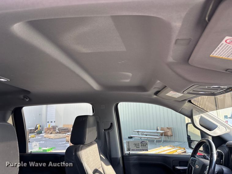 image for item FG1537 2021 Chevrolet Silverado 2500HD LT Crew Cab pickup truck