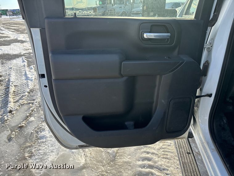 image for item FG1537 2021 Chevrolet Silverado 2500HD LT Crew Cab pickup truck