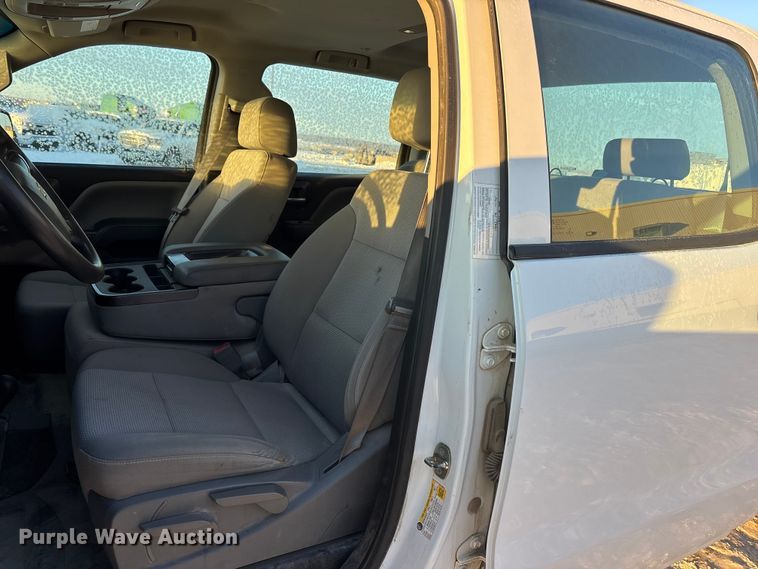 image for item FG1539 2015 Chevrolet Silverado 2500HD Crew Cab pickup truck cab and chassis