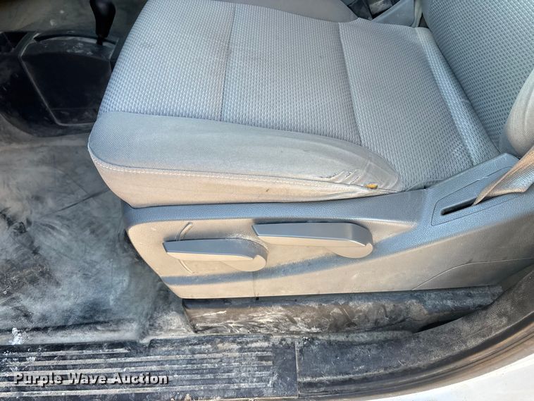 image for item FG1539 2015 Chevrolet Silverado 2500HD Crew Cab pickup truck cab and chassis