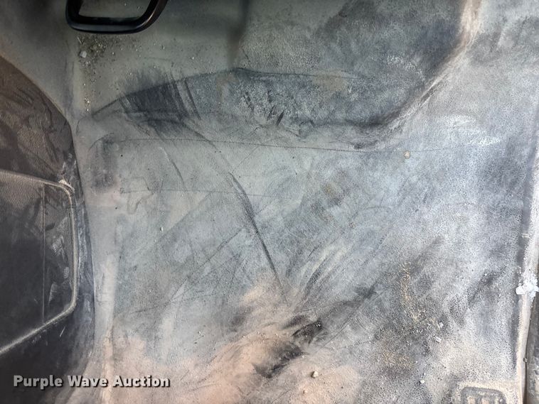 image for item FG1539 2015 Chevrolet Silverado 2500HD Crew Cab pickup truck cab and chassis