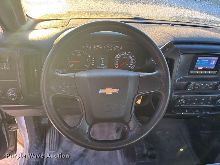 image for item FG1539 2015 Chevrolet Silverado 2500HD Crew Cab pickup truck cab and chassis