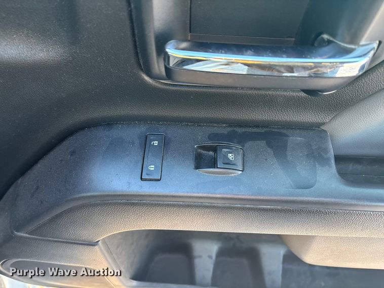 image for item FG1539 2015 Chevrolet Silverado 2500HD Crew Cab pickup truck cab and chassis