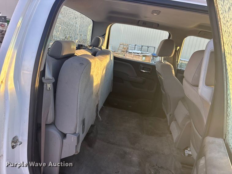 image for item FG1539 2015 Chevrolet Silverado 2500HD Crew Cab pickup truck cab and chassis