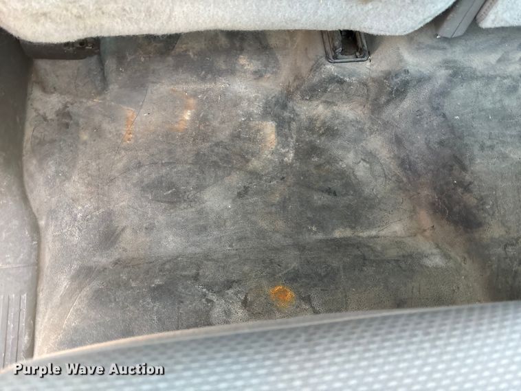 image for item FG1539 2015 Chevrolet Silverado 2500HD Crew Cab pickup truck cab and chassis