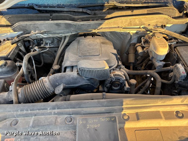 image for item FG1539 2015 Chevrolet Silverado 2500HD Crew Cab pickup truck cab and chassis