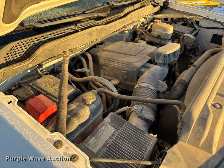 image for item FG1539 2015 Chevrolet Silverado 2500HD Crew Cab pickup truck cab and chassis