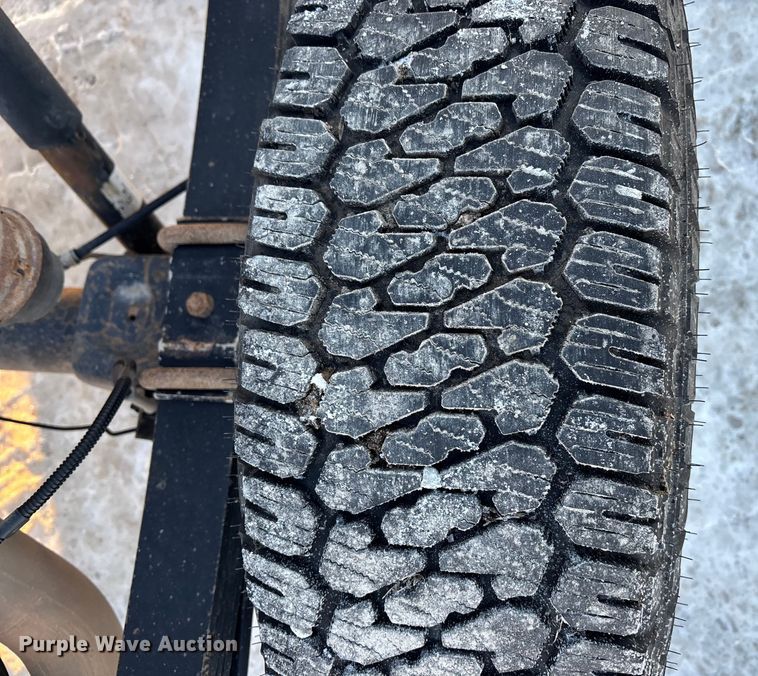 image for item FG1539 2015 Chevrolet Silverado 2500HD Crew Cab pickup truck cab and chassis