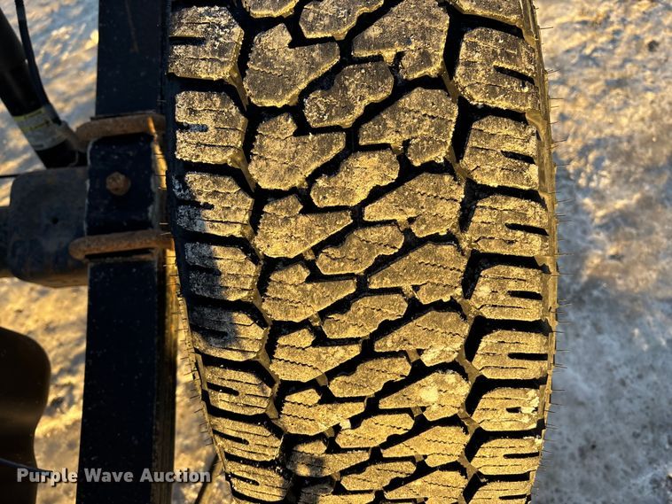 image for item FG1539 2015 Chevrolet Silverado 2500HD Crew Cab pickup truck cab and chassis