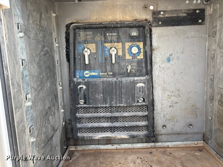 image for item FG1540 2018 Kenworth T370 utility / service truck