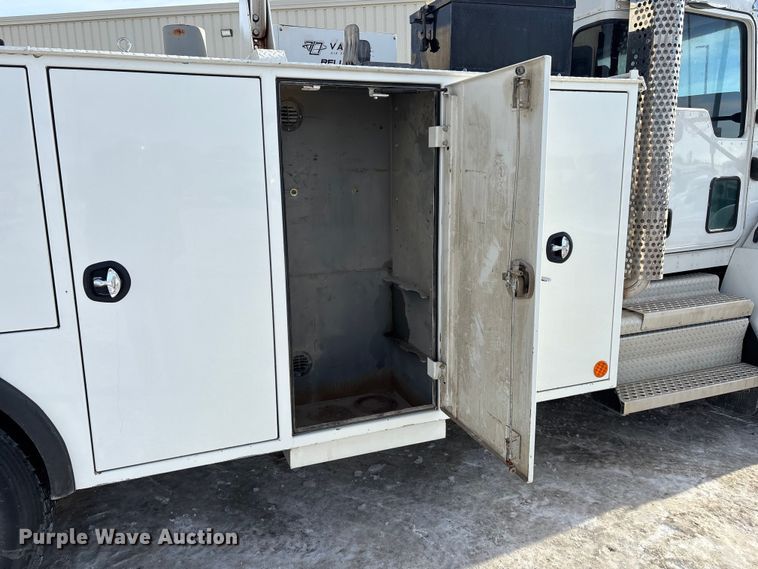 image for item FG1540 2018 Kenworth T370 utility / service truck