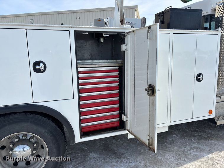 image for item FG1540 2018 Kenworth T370 utility / service truck