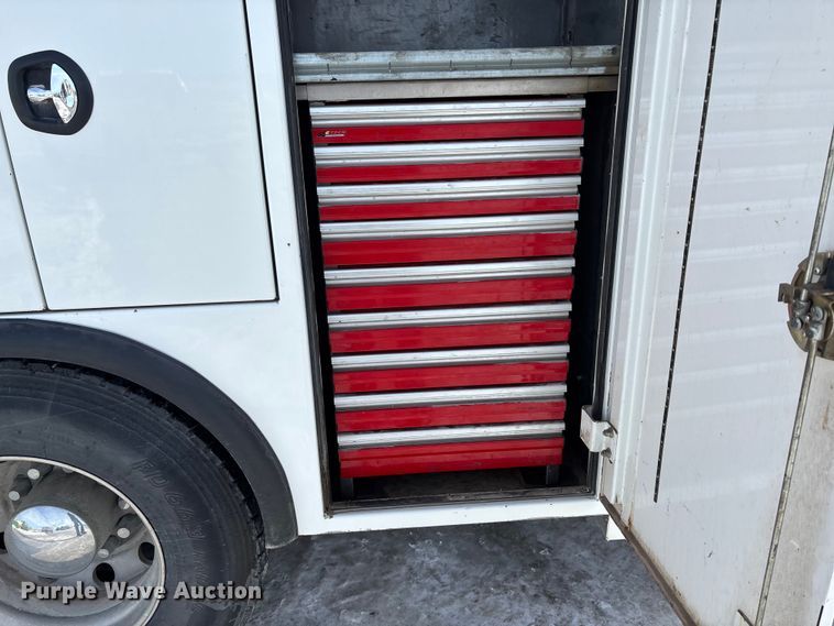 image for item FG1540 2018 Kenworth T370 utility / service truck