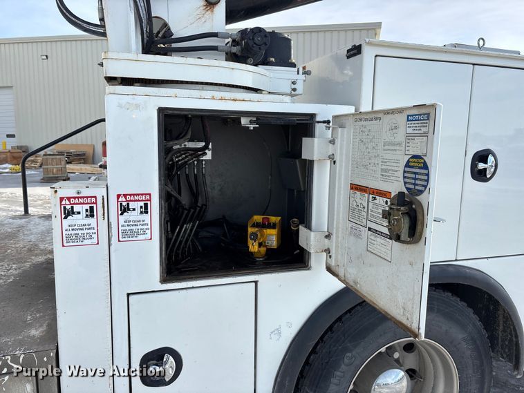 image for item FG1540 2018 Kenworth T370 utility / service truck