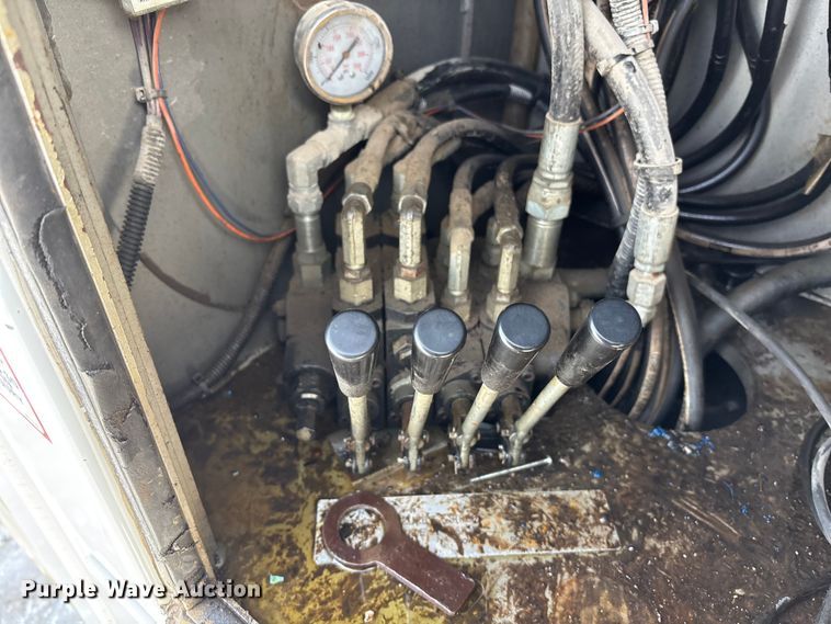 image for item FG1540 2018 Kenworth T370 utility / service truck