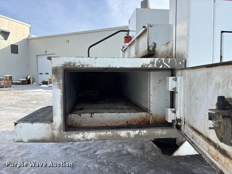 image for item FG1540 2018 Kenworth T370 utility / service truck