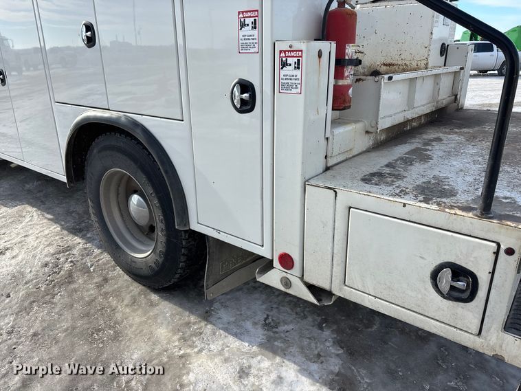 image for item FG1540 2018 Kenworth T370 utility / service truck