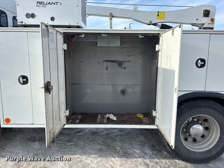 image for item FG1540 2018 Kenworth T370 utility / service truck