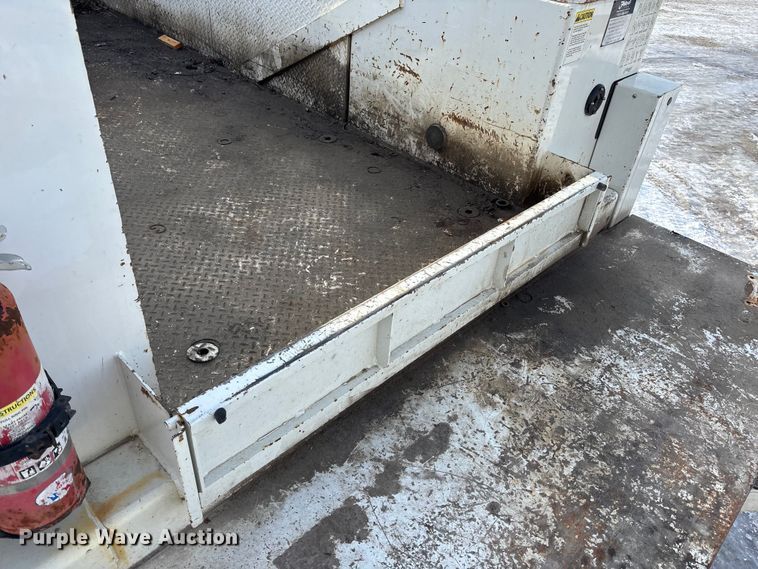 image for item FG1540 2018 Kenworth T370 utility / service truck