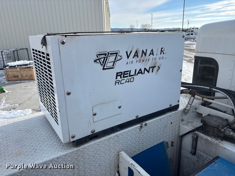 image for item FG1540 2018 Kenworth T370 utility / service truck