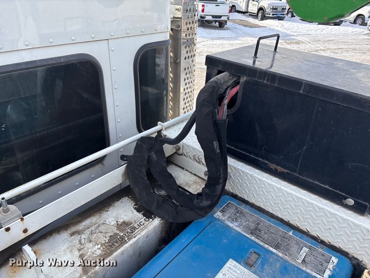 image for item FG1540 2018 Kenworth T370 utility / service truck